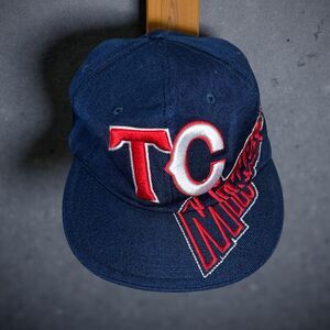 MLB Mn Twins Big Logo SnapBack Brand SnapBack Baseball Hat